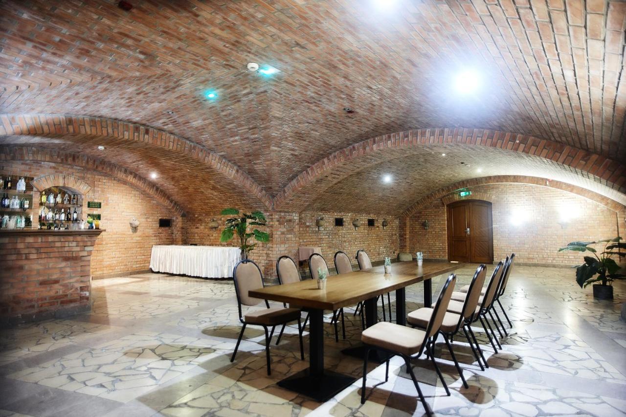 Hotel Sphinx Zabia Wola Buitenkant foto