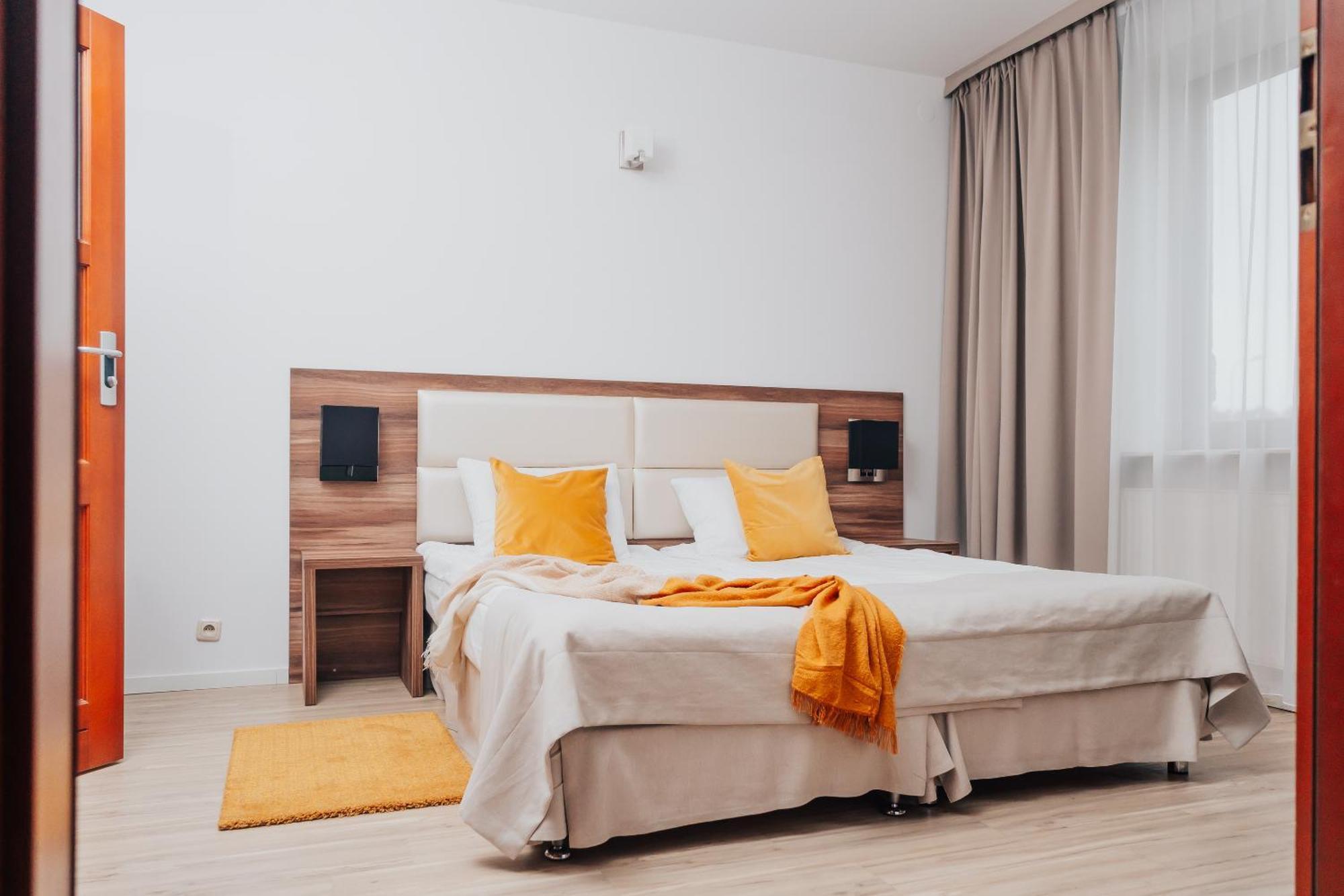 Hotel Sphinx Zabia Wola Buitenkant foto