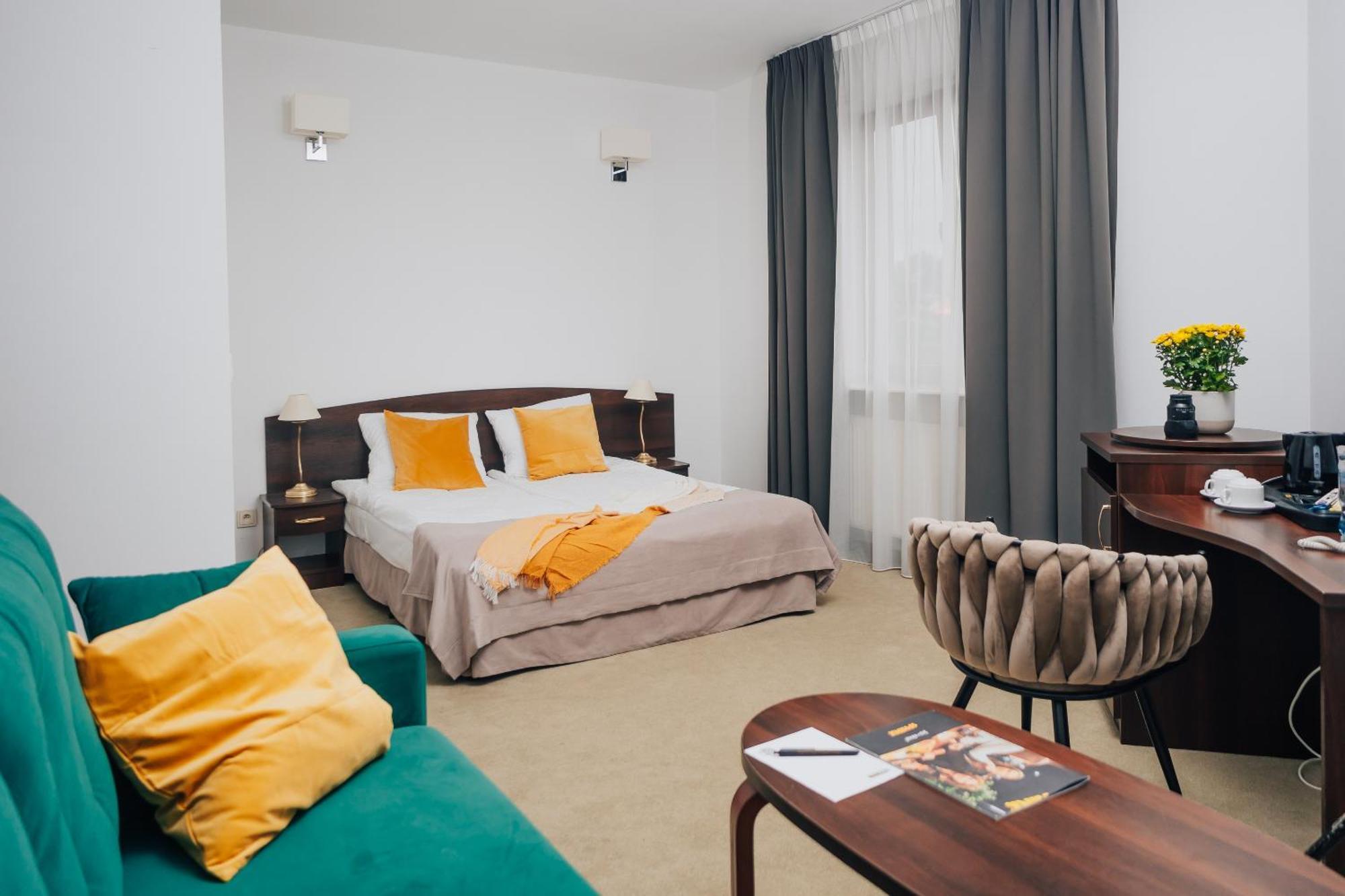 Hotel Sphinx Zabia Wola Buitenkant foto