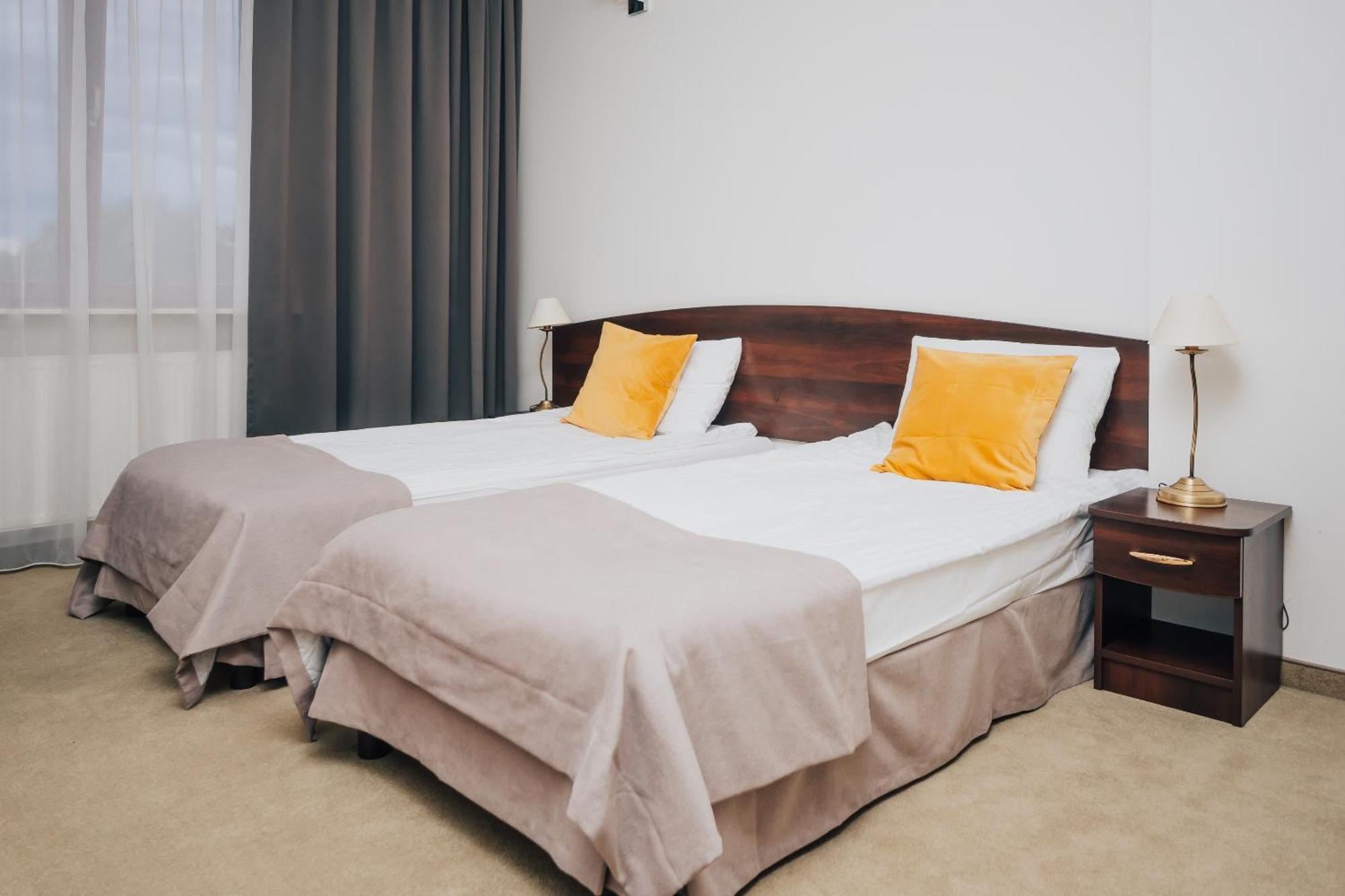 Hotel Sphinx Zabia Wola Buitenkant foto